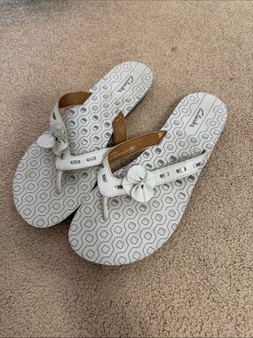 Clarks White Floral Thong Sandals with Patterned Footbed